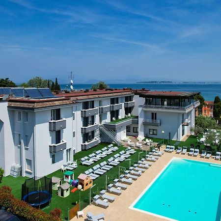 Hotel Oliveto Дезенцано-дель-Гарда Экстерьер фото