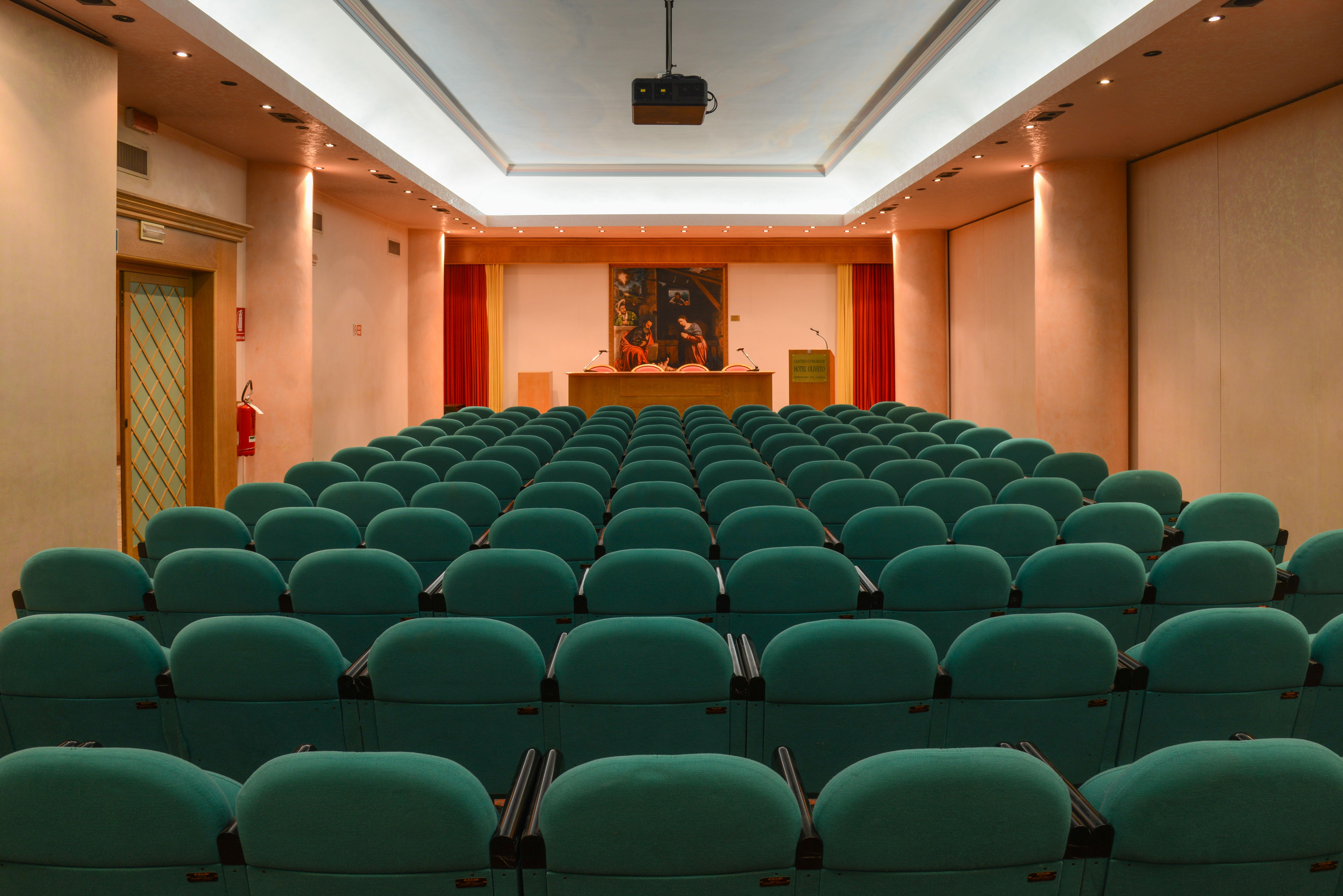 Hotel Oliveto Дезенцано-дель-Гарда Экстерьер фото