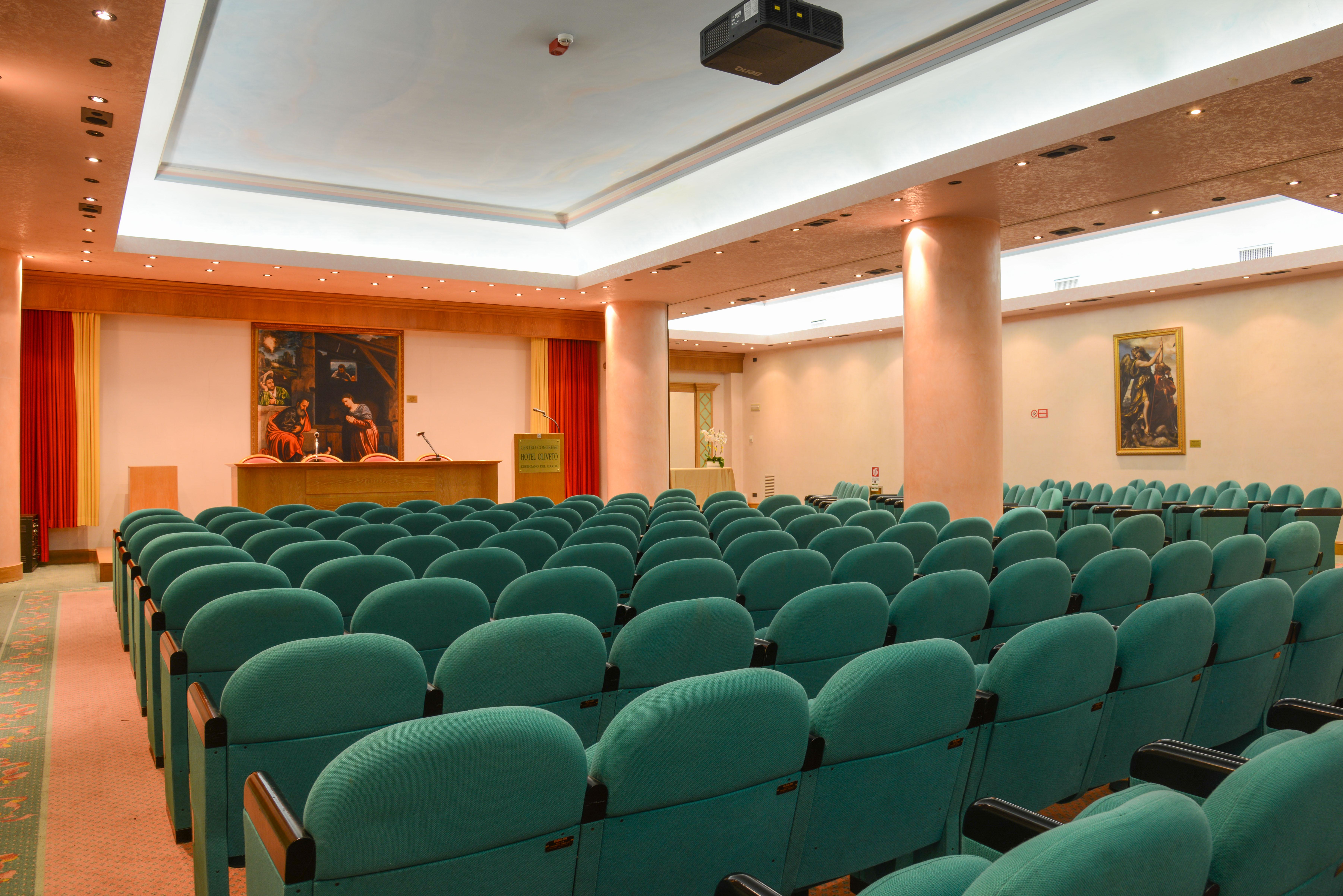 Hotel Oliveto Дезенцано-дель-Гарда Экстерьер фото